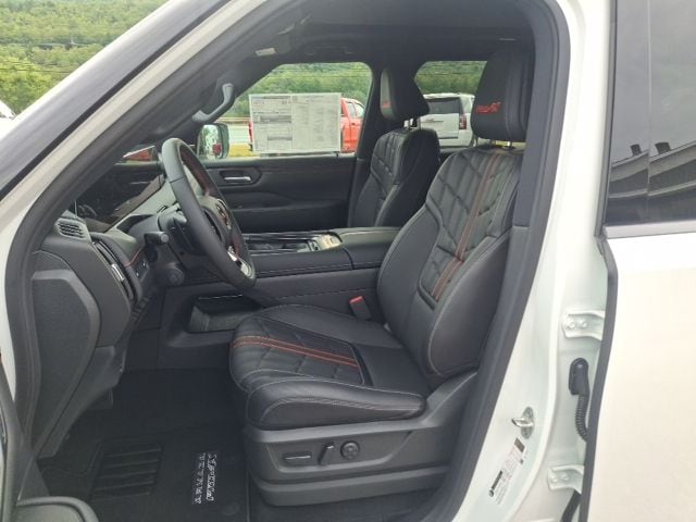 2026 Nissan Armada PRO-4X - Photo 12