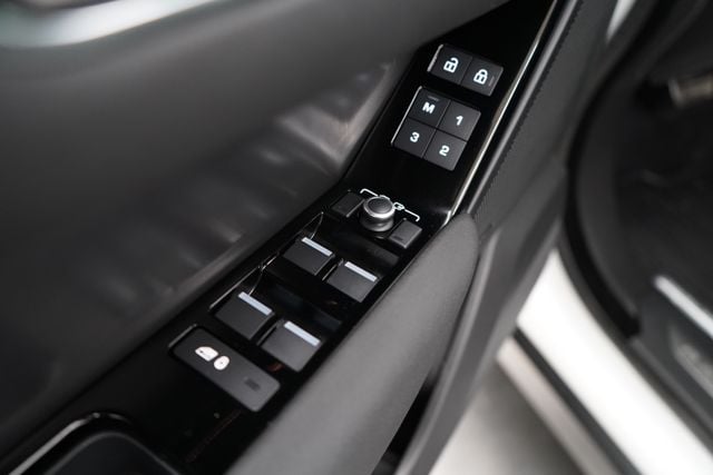 2024 Land Rover Range Rover Velar Dynamic SE - Photo 19