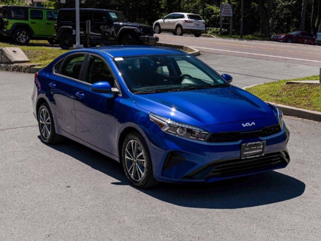Used 2023 Kia Forte LXS Sedan