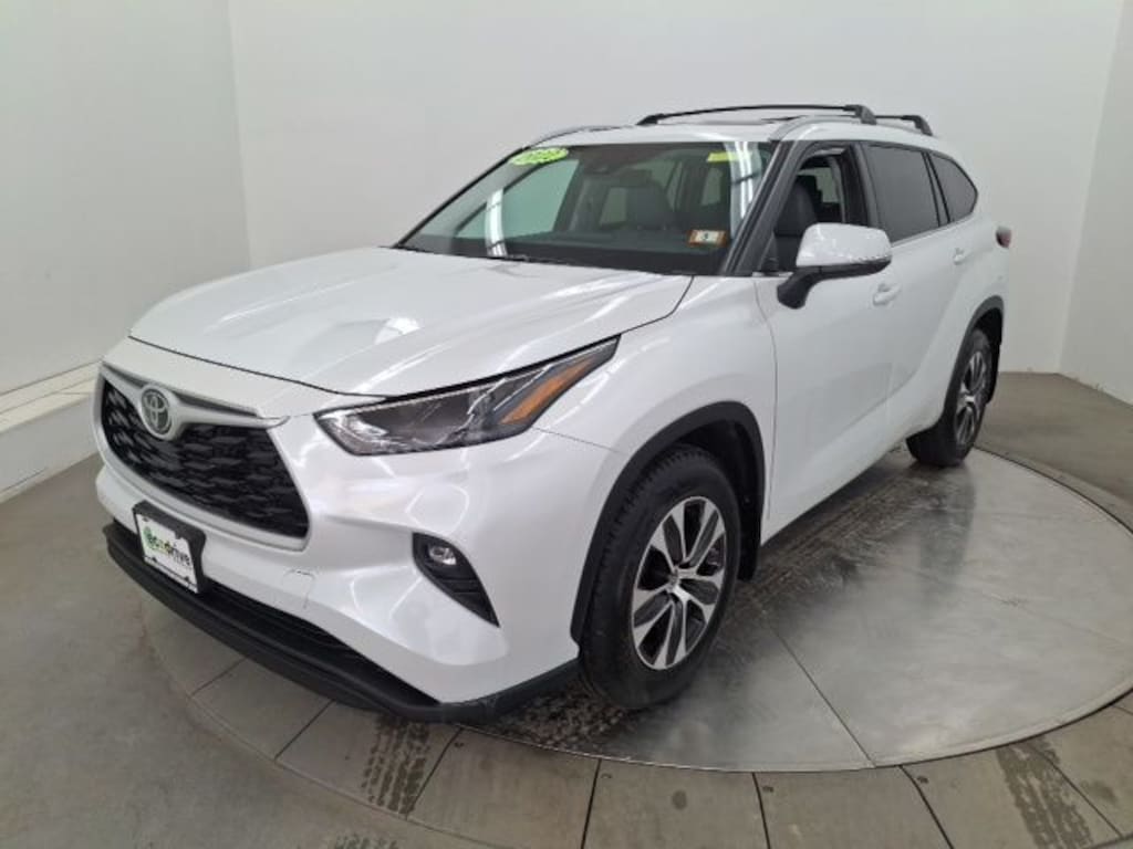 Used 2022 Toyota Highlander XLE SUV