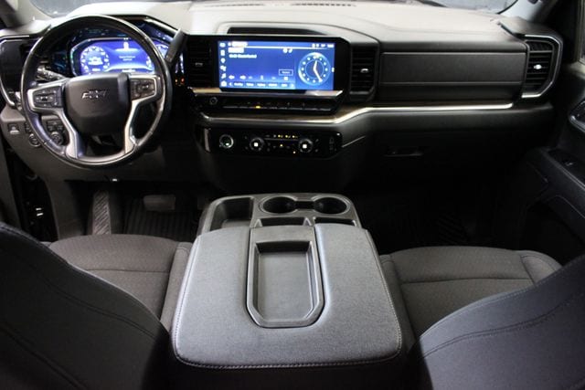 2023 Chevrolet Silverado 1500 RST - Photo 13
