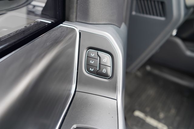 2025 Ford F-150 Lariat - Photo 10