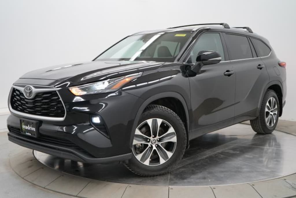 Used 2024 Toyota Highlander XLE SUV