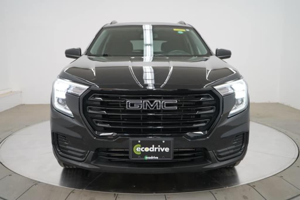 Used 2024 GMC Terrain SLE SUV