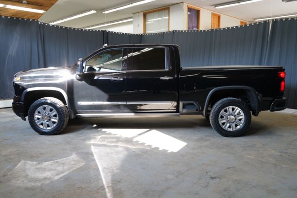 Used 2024 Chevrolet Silverado 3500 HD High Country Truck Crew Cab