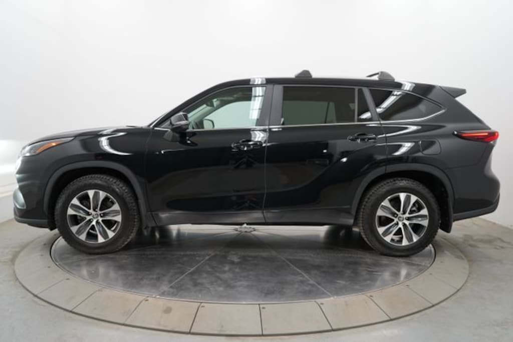 Used 2024 Toyota Highlander XLE SUV