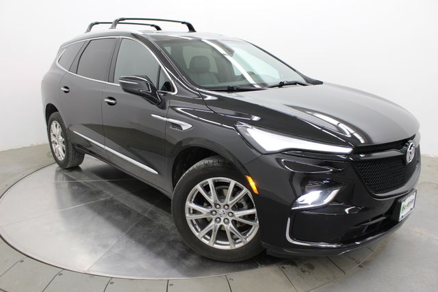 2024 Buick Enclave Essence AWD's photo