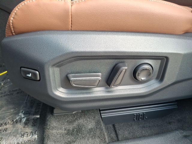 2026 Toyota Tundra 1794 Edition - Photo 10