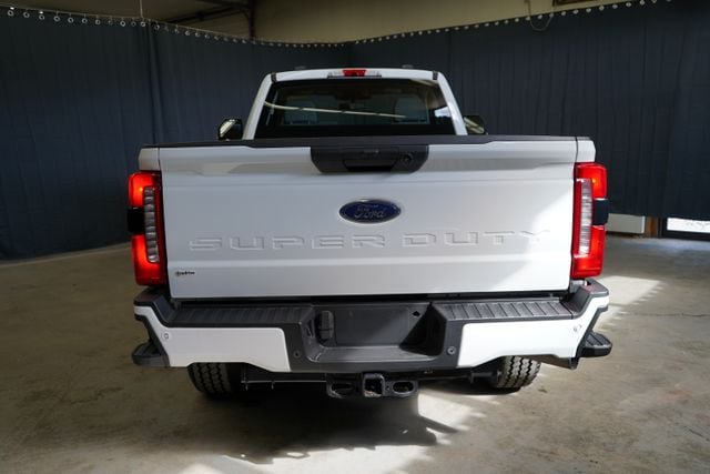 2023 Ford F-350 Super Duty XL - Photo 6