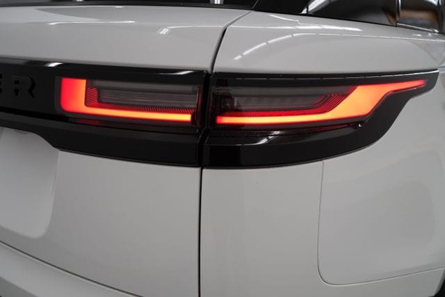 2024 Land Rover Range Rover Velar Dynamic SE - Photo 12