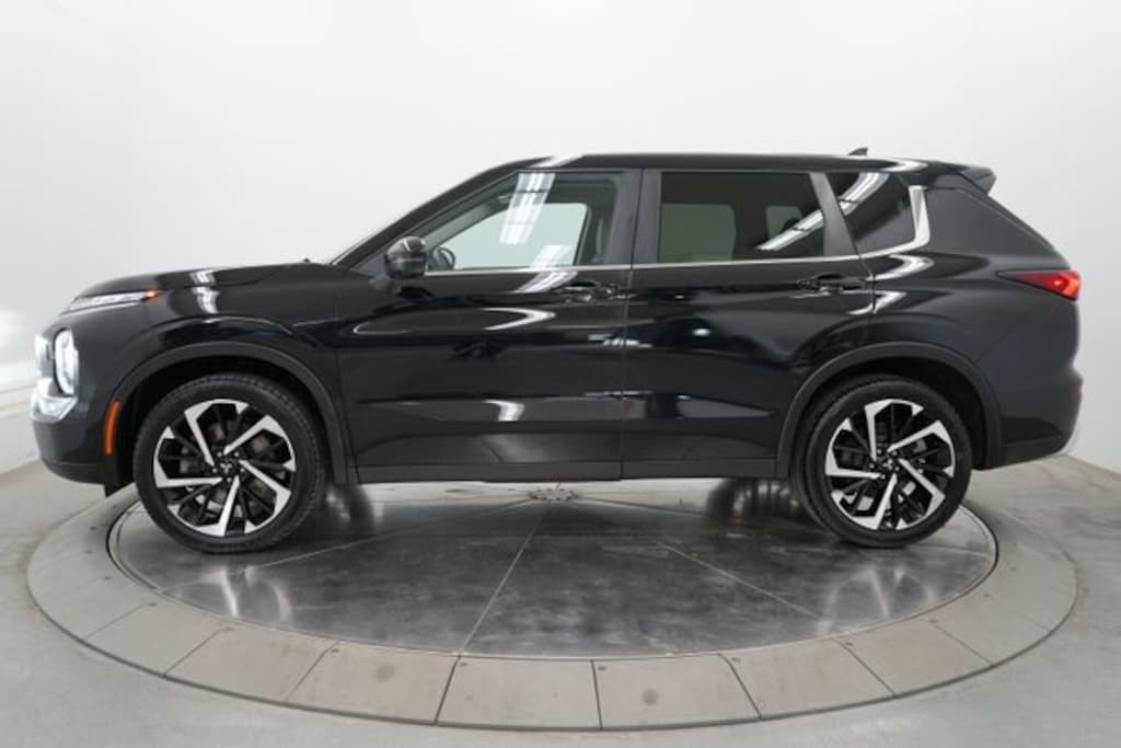 Used 2023 Mitsubishi Outlander SUV