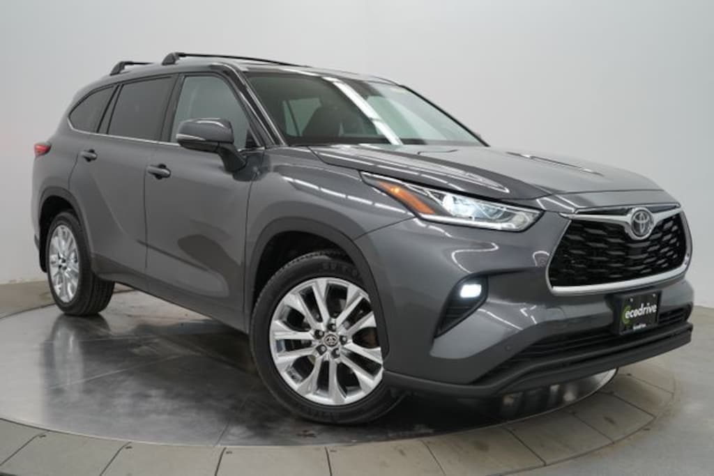 Used 2023 Toyota Highlander SUV