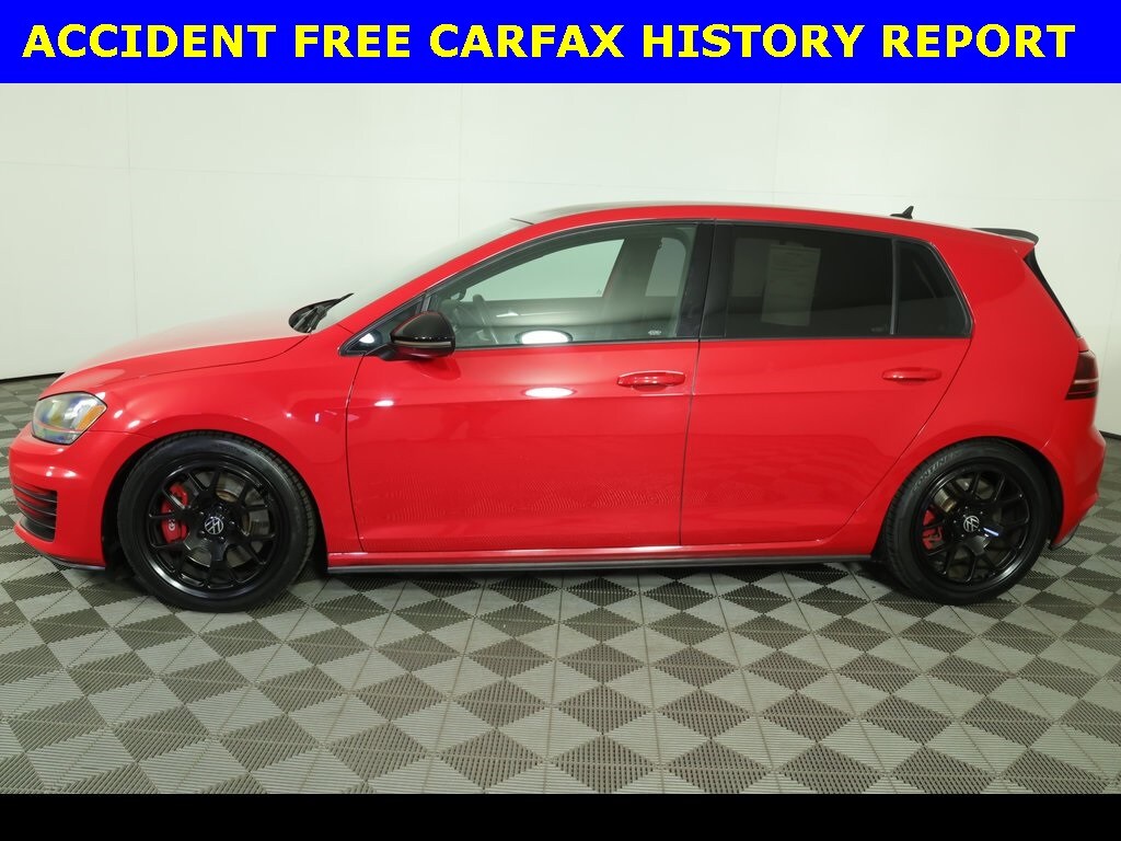 2017 Volkswagen Golf GTI Sport photo 3