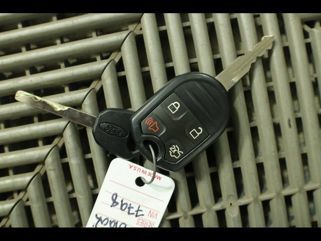 2014 Ford Mustang GT - Photo 21