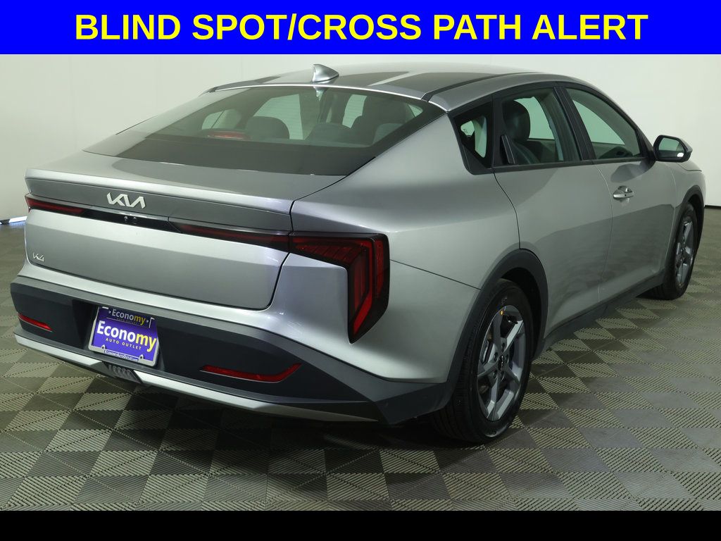 2025 Kia K4 LXS - Photo 6