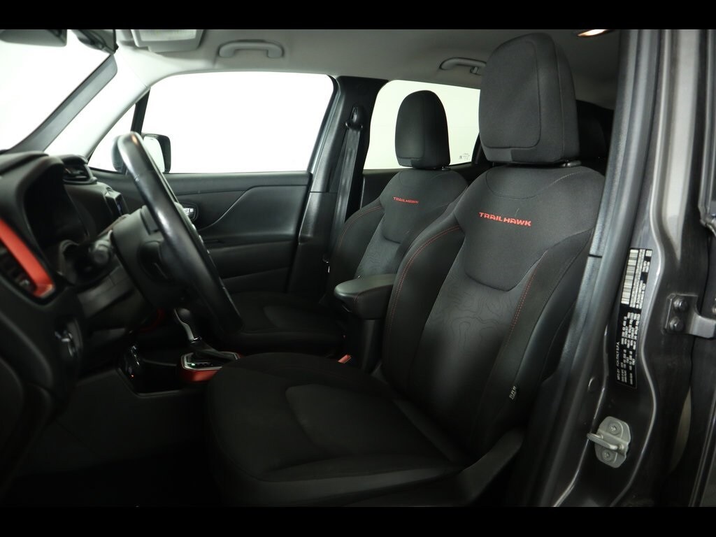 2019 Jeep Renegade Trailhawk photo 2