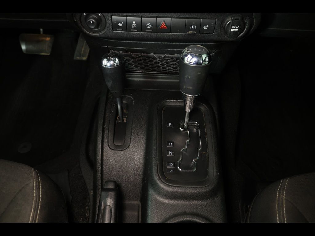 2017 Jeep Wrangler Unlimited Sahara - Photo 17