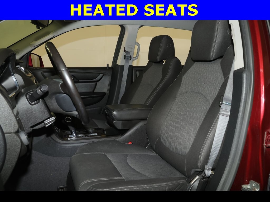 2017 Chevrolet Traverse 1LT photo 3