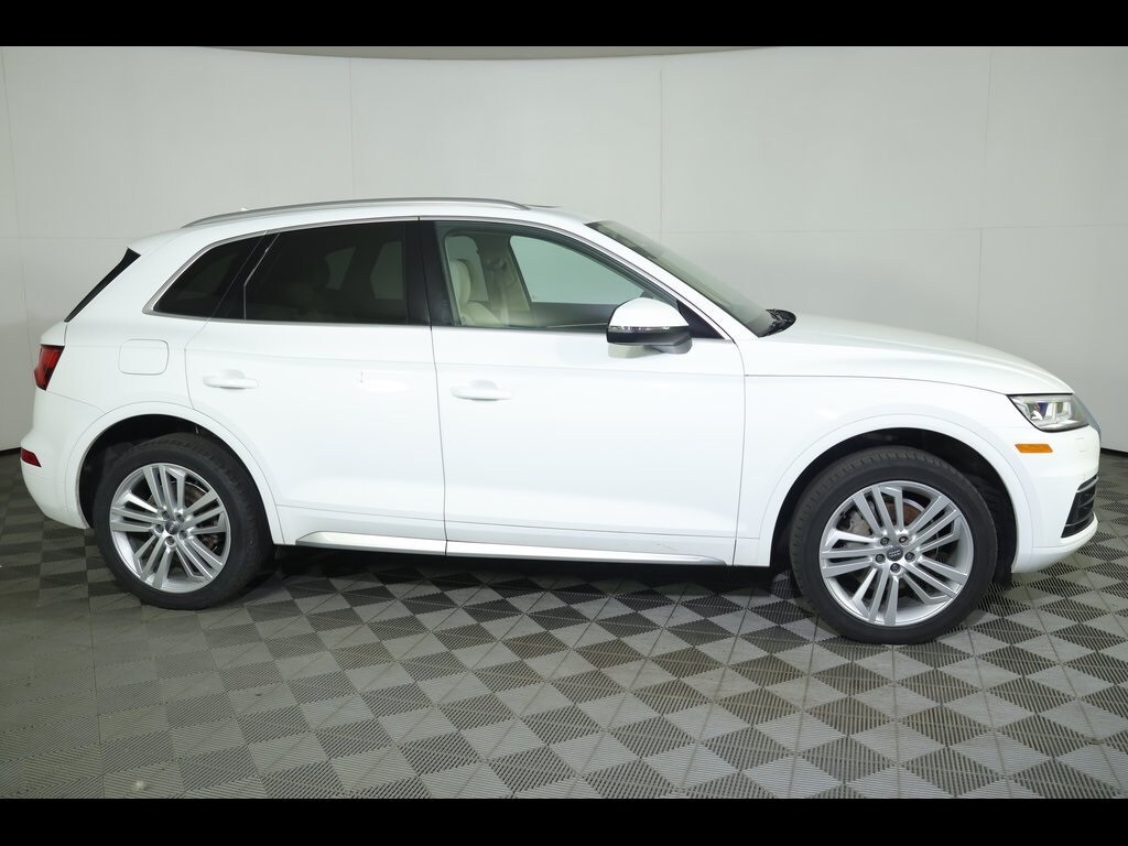 2018 Audi Q5 2.0T Premium Plus photo 2