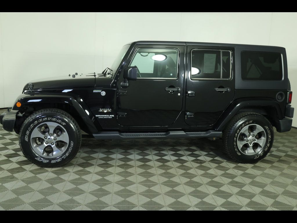 2017 Jeep Wrangler Unlimited Sahara - Photo 9