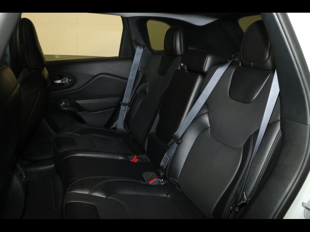 2023 Jeep Cherokee Altitude Lux - Photo 28