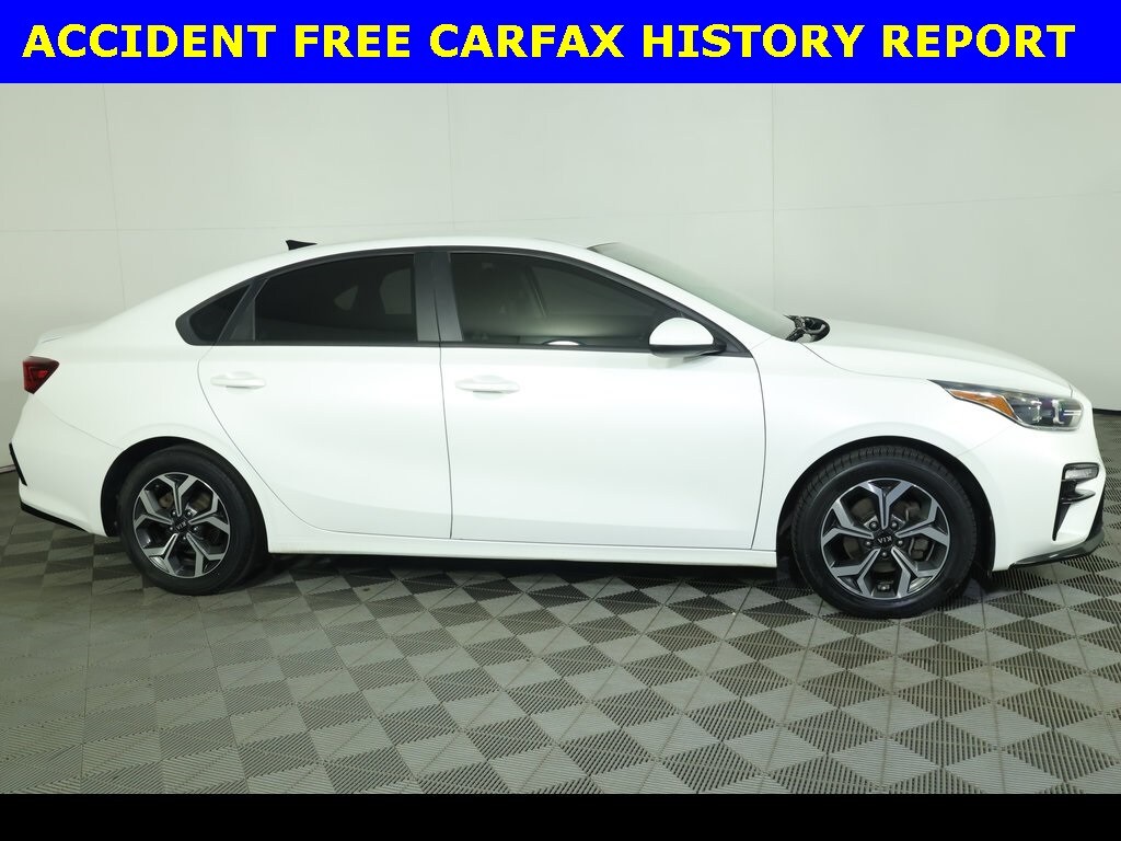 2021 Kia Forte LXS photo 2