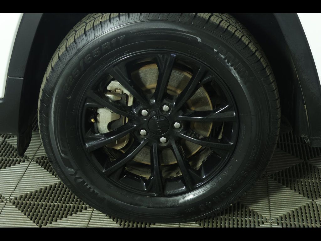 2023 Jeep Cherokee Altitude Lux - Photo 7