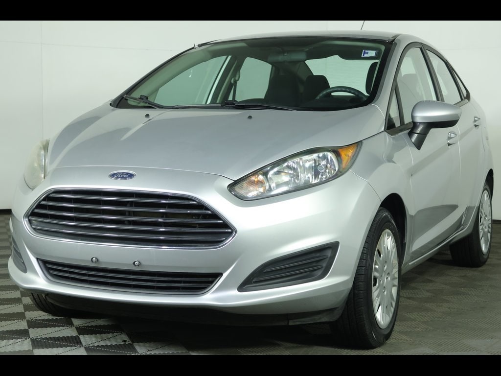 2016 Ford Fiesta S's photo