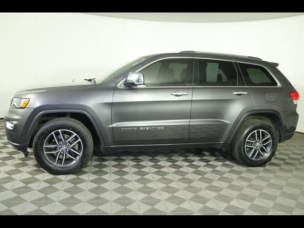 2017 Jeep Grand Cherokee Limited photo 2