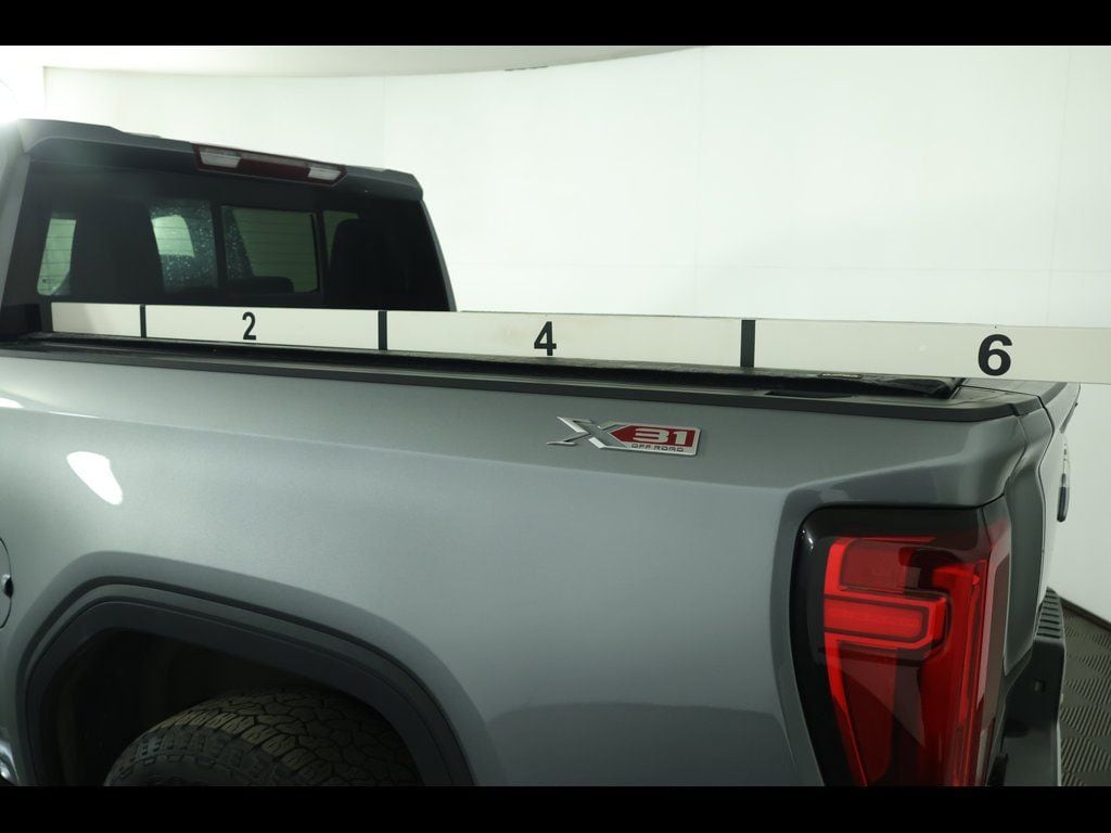 2021 GMC Sierra 1500 SLT - Photo 17