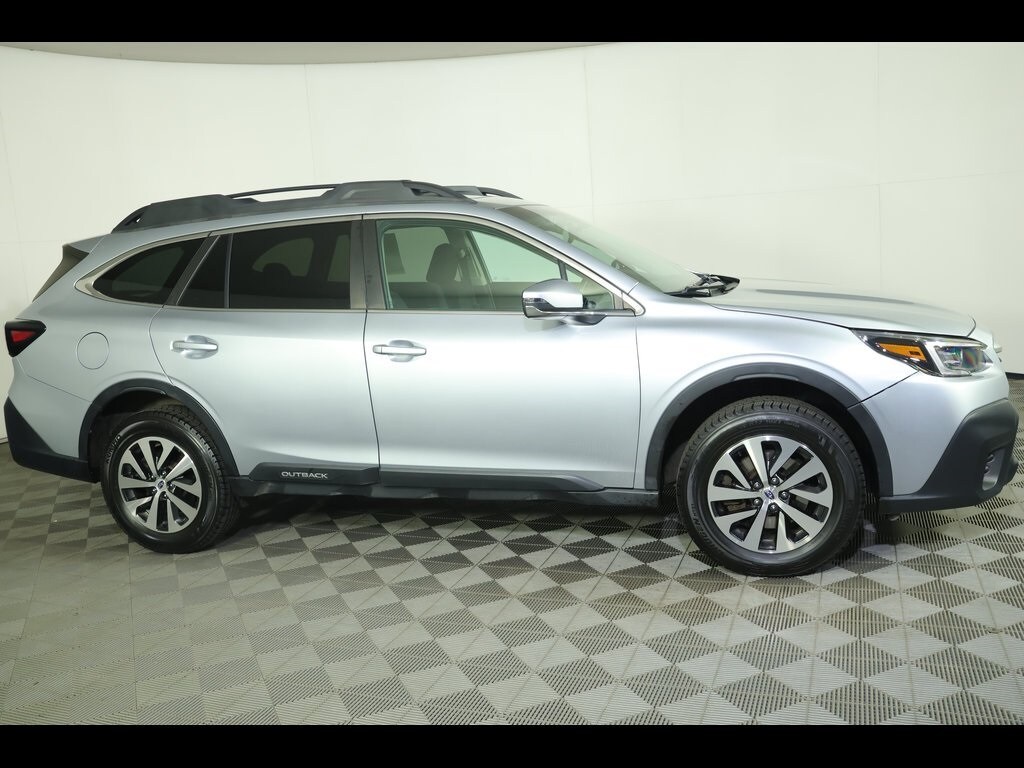 2021 Subaru Outback Premium photo 2