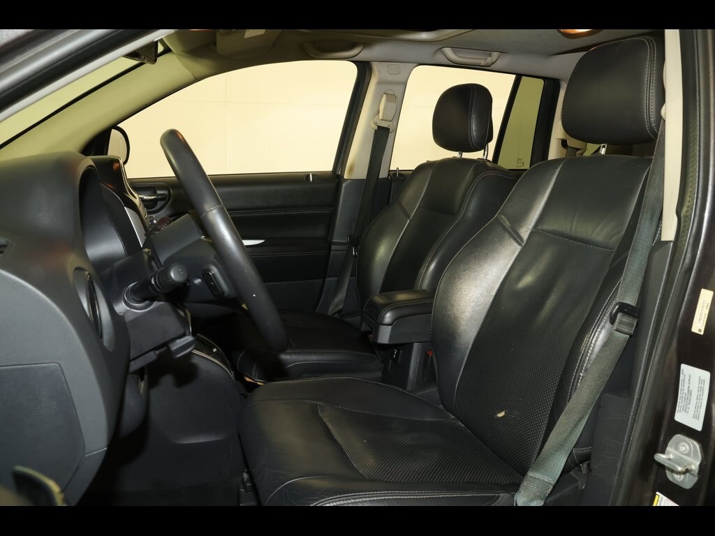 2015 Jeep Compass Latitude photo 2