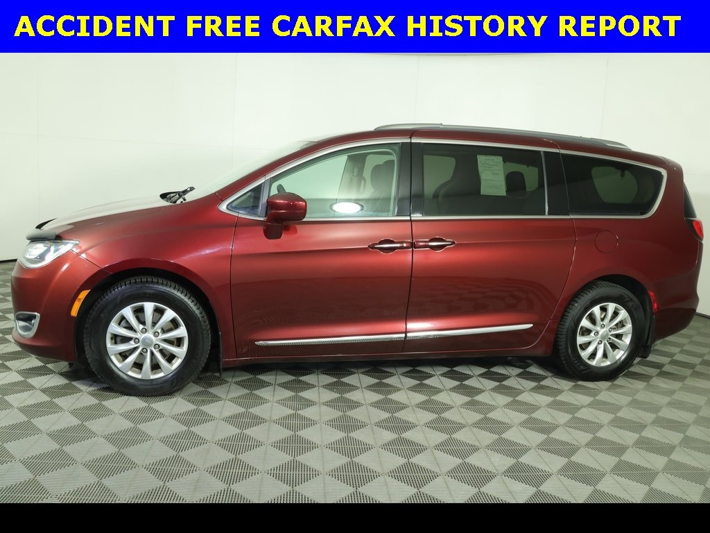Used 2018 Chrysler Pacifica Touring L Minivan/Van