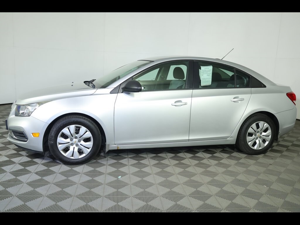 2015 Chevrolet Cruze LS photo 4