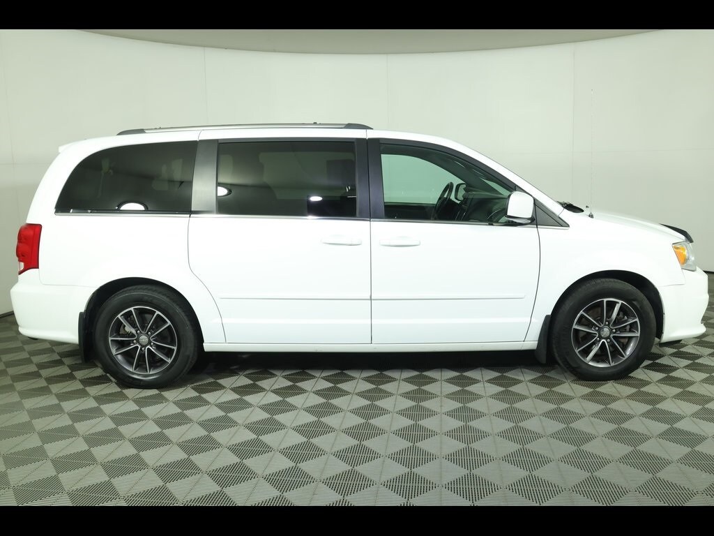 Used 2017 Dodge Grand Caravan SXT Minivan/Van