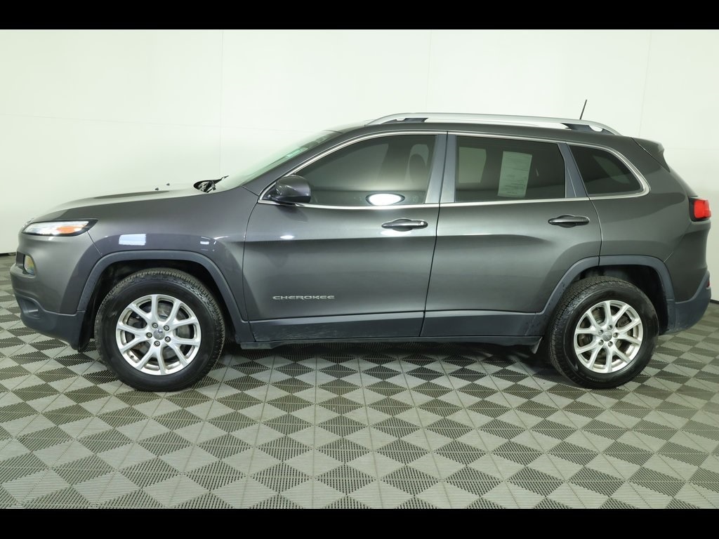 Used 2016 Jeep Cherokee Latitude SUV