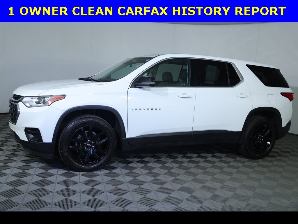 2021 Chevrolet Traverse LS photo 3