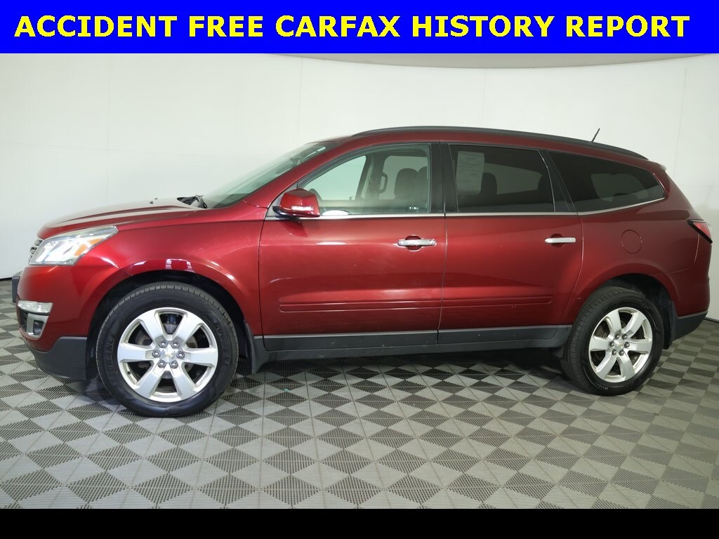 2017 Chevrolet Traverse 1LT photo 4