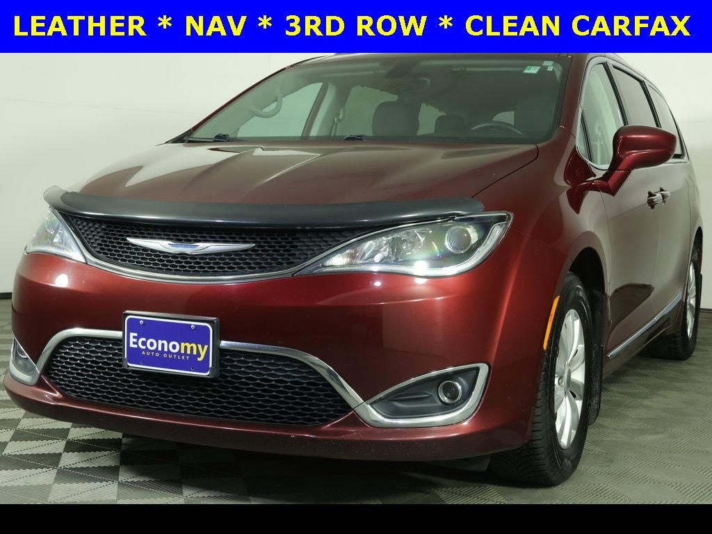 2018 Chrysler Pacifica Touring L's photo