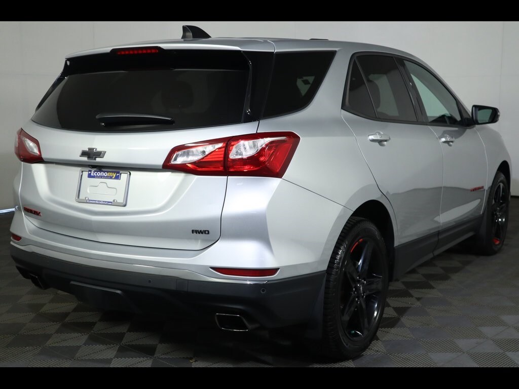 2019 Chevrolet Equinox LT photo 2