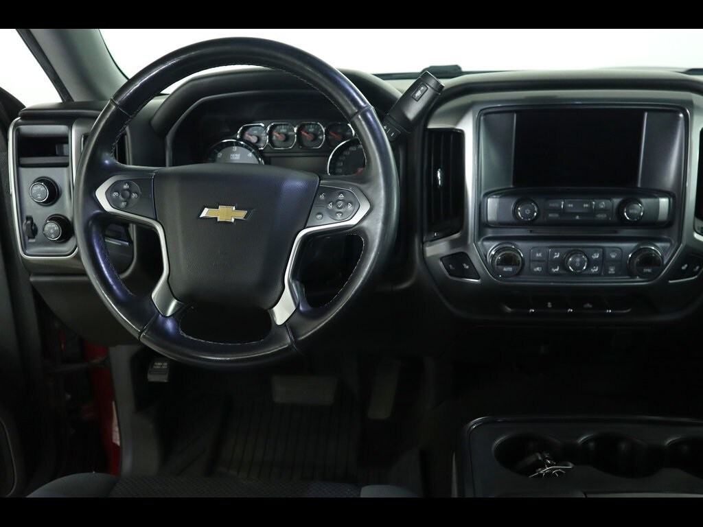 2018 Chevrolet Silverado 1500 LT photo 3