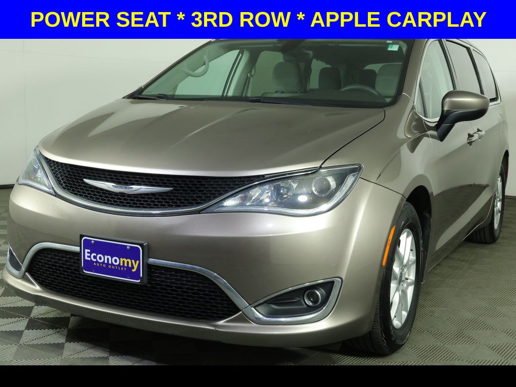 2017 Chrysler Pacifica Touring Plus's photo