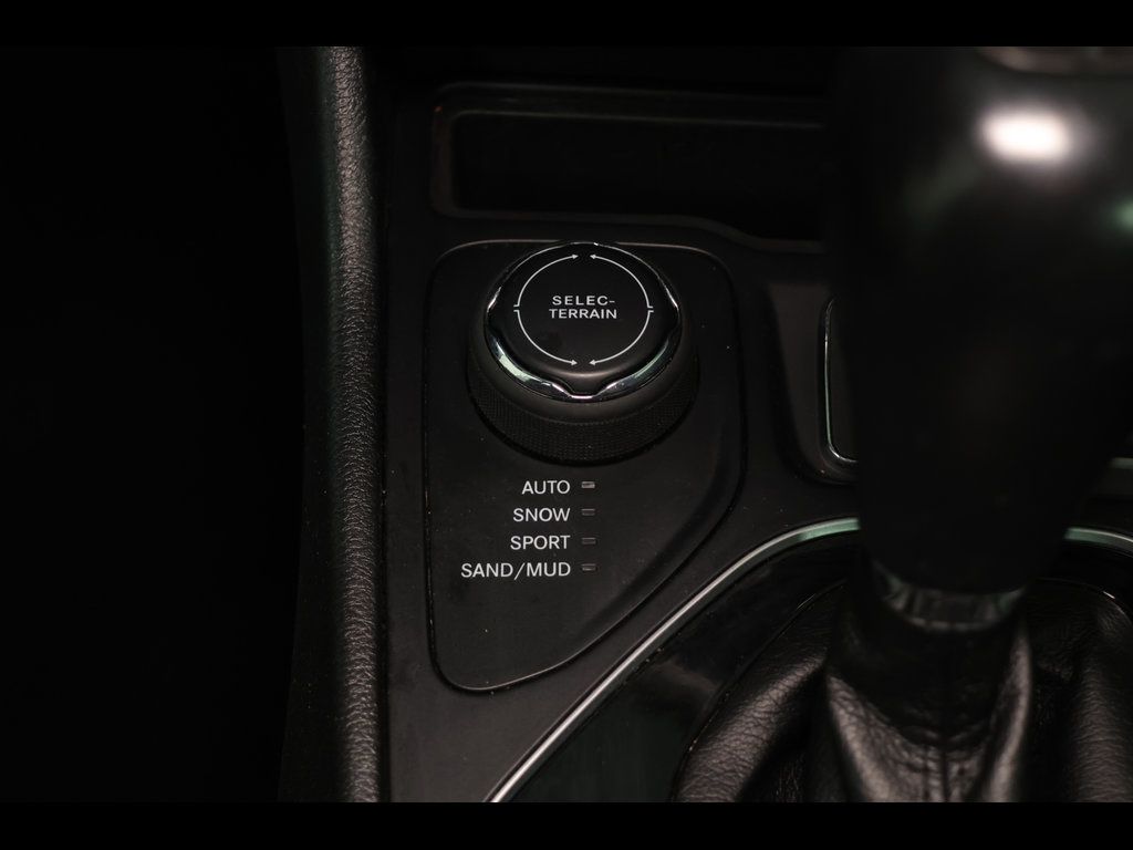 2023 Jeep Cherokee Altitude Lux - Photo 27
