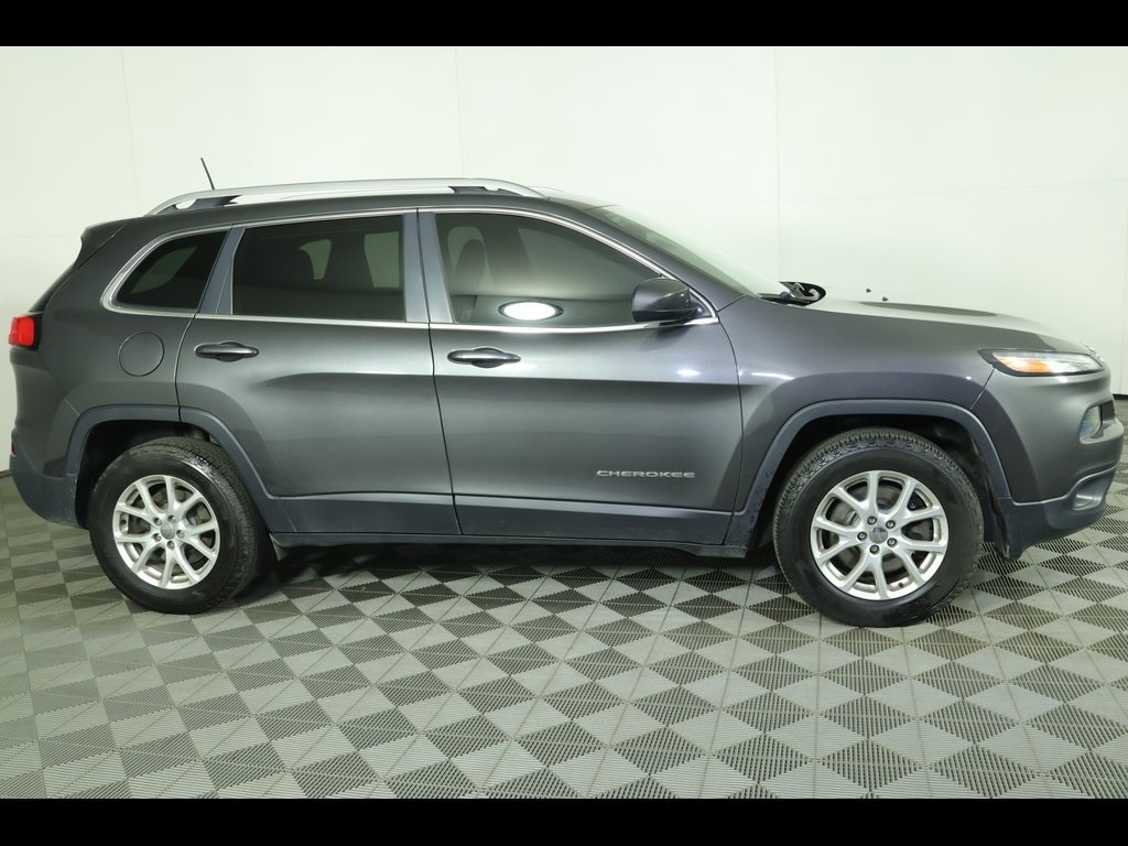 Used 2016 Jeep Cherokee Latitude SUV