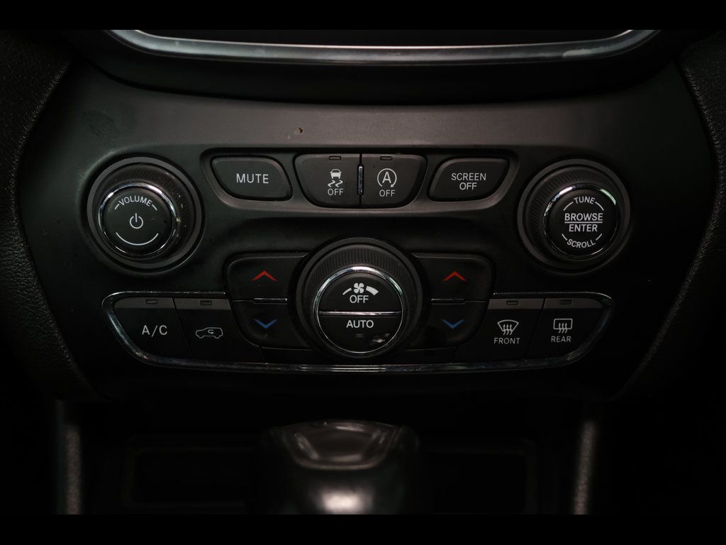 2023 Jeep Cherokee Altitude Lux - Photo 25