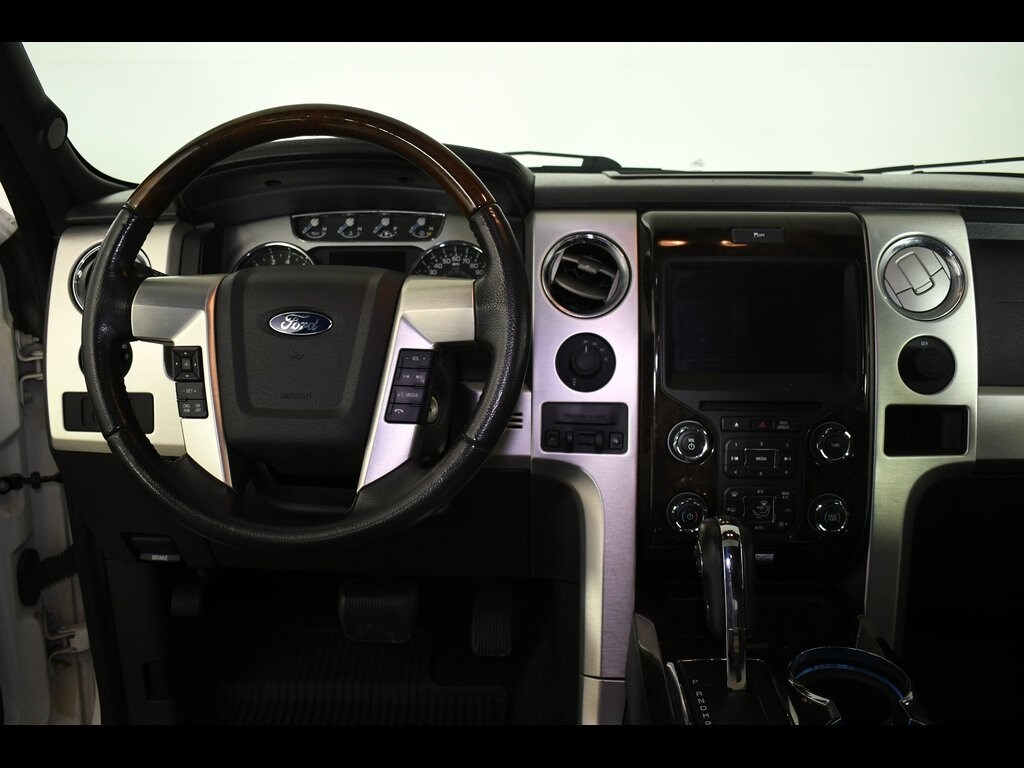 2014 Ford F-150 Platinum photo 3