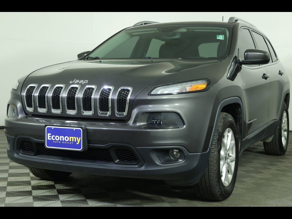 Used 2016 Jeep Cherokee Latitude SUV