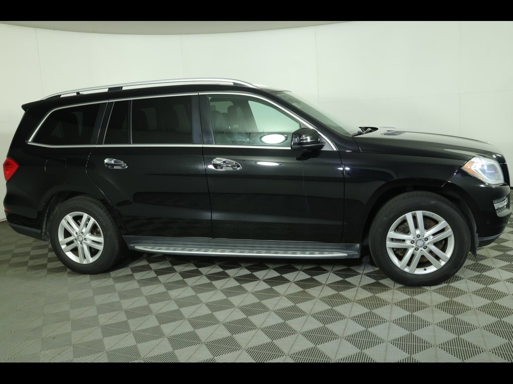 Used 2013 Mercedes-Benz GL-Class GL450 with VIN 4JGDF7CE3DA199363 for sale in Massillon, OH