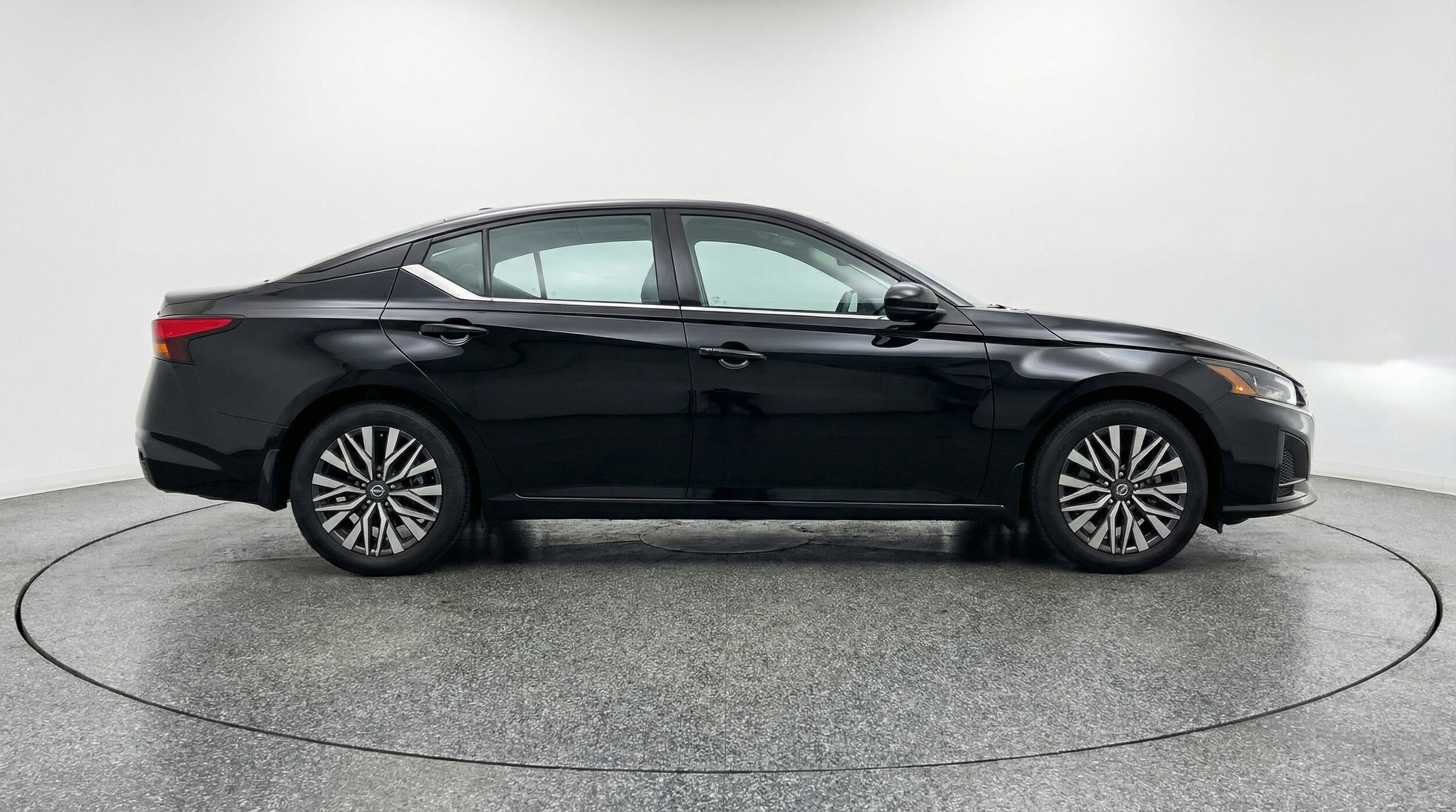 Thumbnail: 2025 Nissan Altima - 8
