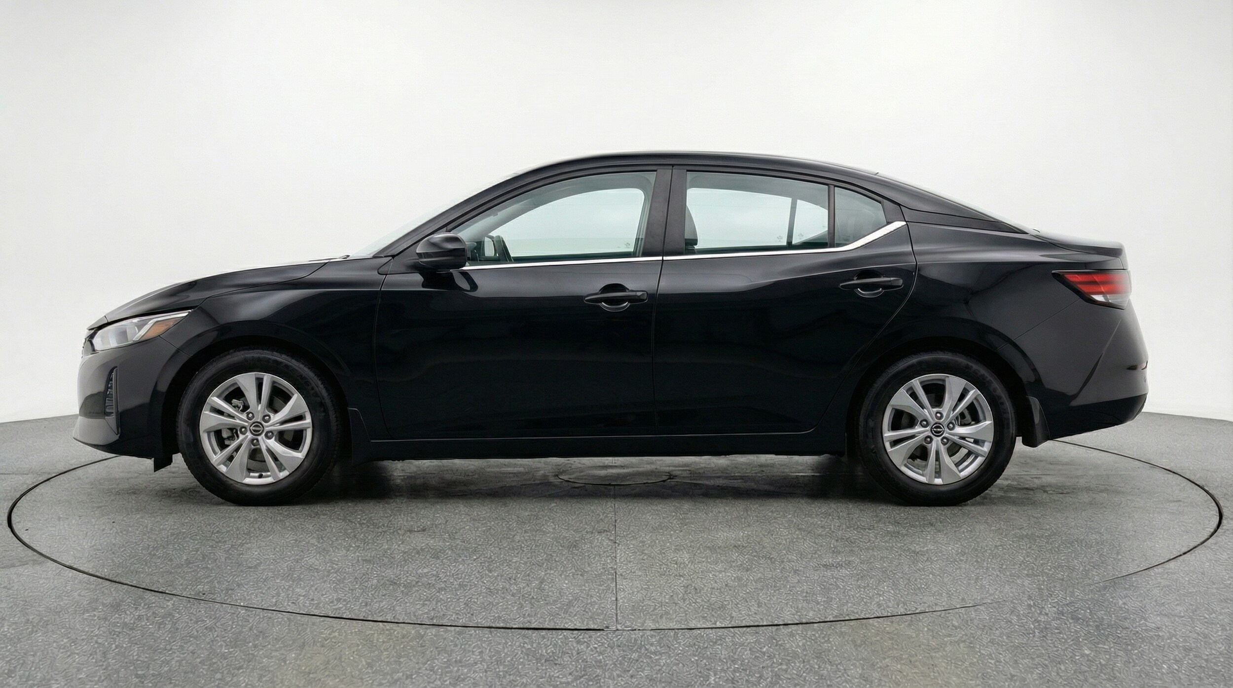 Thumbnail: 2025 Nissan Sentra - 4